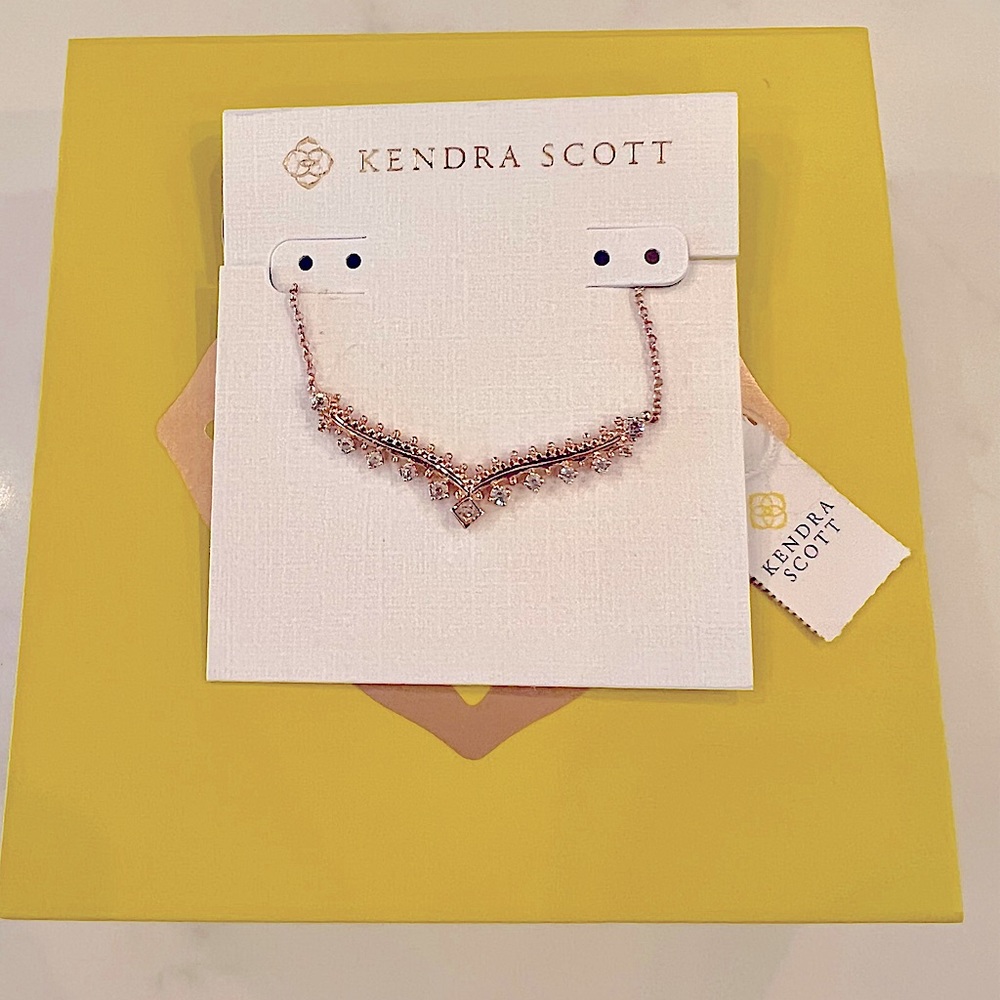 Kendra Scott Rose Gold Vern necklace